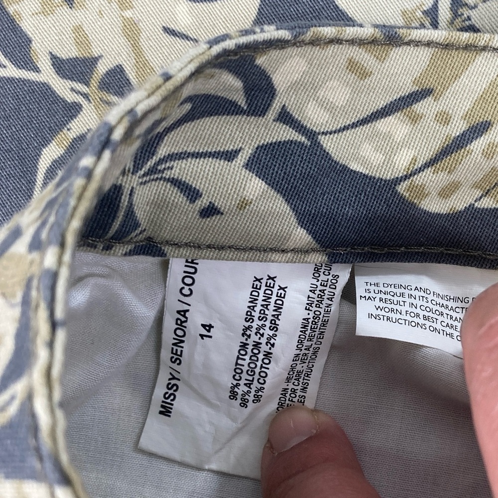 Bandolino Mandie Womens Grey/Yellow Capri Pants Size 14 Print Hawaiian Tropical - Picture 11 of 16